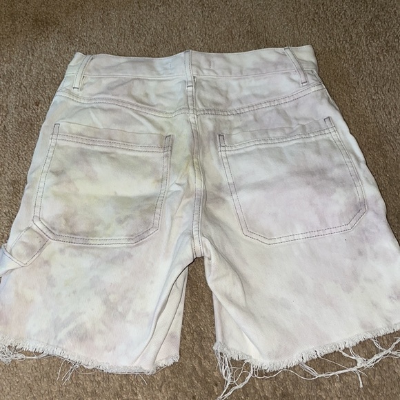 Shorts - Picture 2 of 3